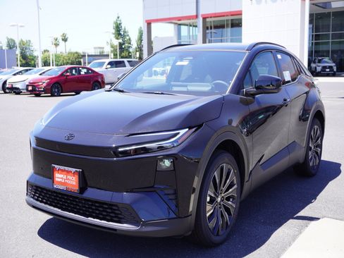 New 2026 Toyota C-HR AWD/4WD image 7