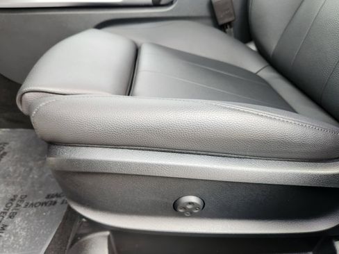 Used 2026 Mercedes-Benz GLB 250 4MATIC image 24