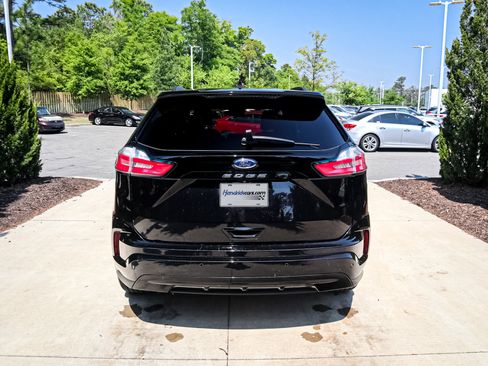 Used 2022 Ford Edge ST-Line image 10