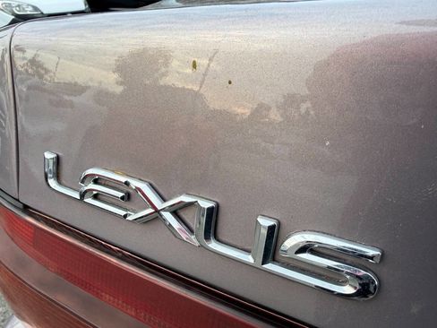 Used 1992 Lexus ES 330 FWD image 8