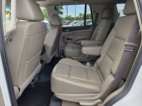 Used 2019 GMC Yukon SLT w/ Premium Edition AWD/4WD image 17