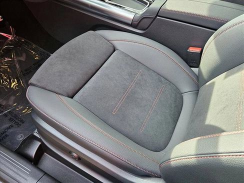 Used 2025 Mercedes-Benz GLA 250 image 4