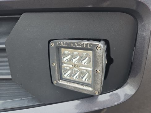 Used 2019 Toyota Tacoma TRD Sport image 30