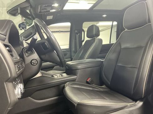 Certified 2021 GMC Yukon XL SLT w/ SLT Premium Package AWD/4WD image 19