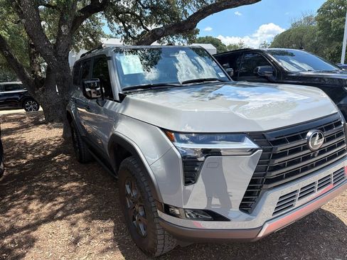 Certified 2025 Lexus GX 550 AWD/4WD image 2