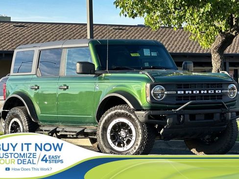 Used 2023 Ford Bronco Black Diamond w/ Sasquatch Package image 1