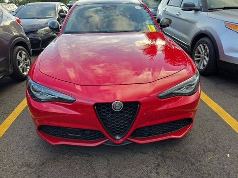 Used 2019 Alfa Romeo Giulia Ti Sport w/ Quick Order Package 22U Sport RWD image 13