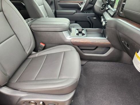 New 2026 GMC Sierra 2500 SLT w/ Texas SLT Premium Package AWD/4WD image 11