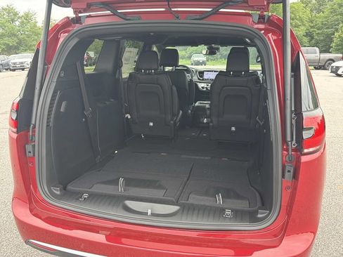 New 2027 Chrysler Pacifica Select AWD/4WD image 28