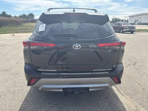 Used 2021 Toyota Highlander Limited AWD/4WD image 6