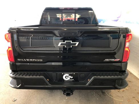 Used 2023 Chevrolet Silverado 1500 ZR2 image 7