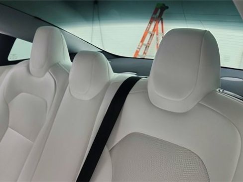 Used 2025 Tesla Model 3 Performance image 30