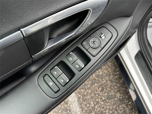 Used 2023 Hyundai Sonata Limited image 19