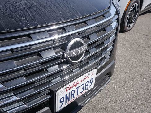 Used 2025 Nissan Rogue SV AWD/4WD image 4