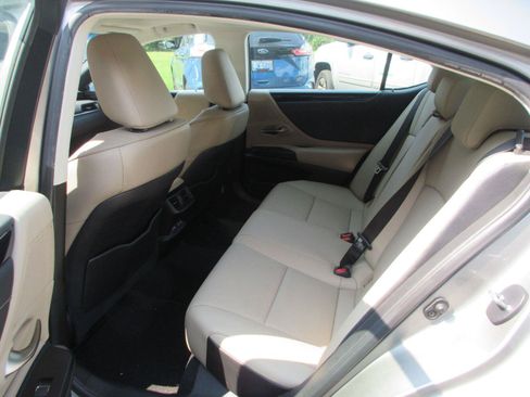 Used 2021 Lexus ES 350 w/ Premium Package FWD image 11