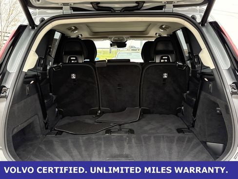 Certified 2025 Volvo XC90 B6 Plus image 38