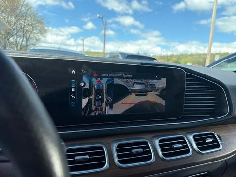 Used 2025 Mercedes-Benz GLS 450 4MATIC image 29