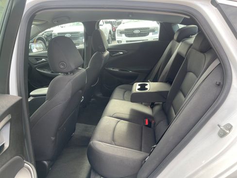 Used 2025 Chevrolet Malibu LT image 14