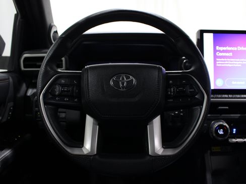 Used 2025 Toyota 4Runner Platinum AWD/4WD image 11