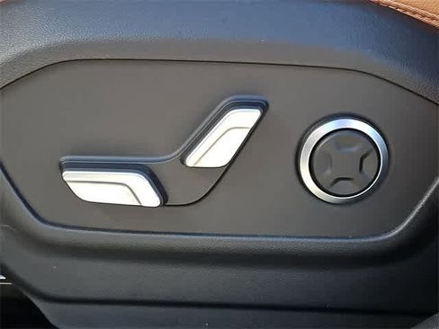 Used 2024 Hyundai Santa Fe Limited image 19