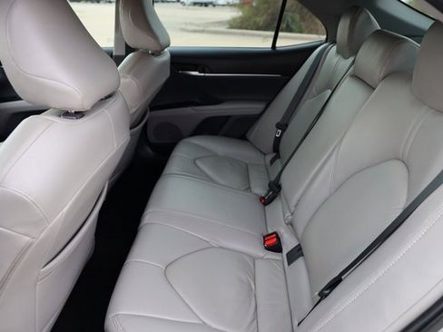 Used 2019 Toyota Camry LE image 12