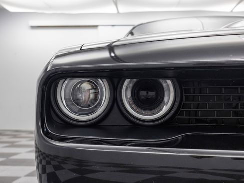 Used 2015 Dodge Challenger SRT Hellcat image 17