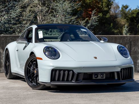Used 2025 Porsche 911 Carrera 4 GTS AWD/4WD image 6