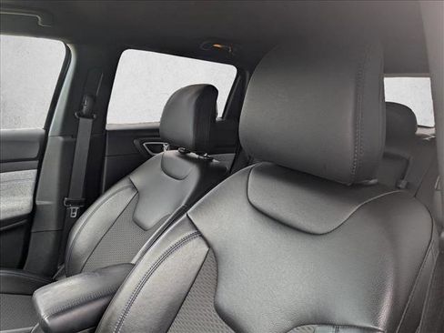 Used 2023 Jeep Compass Latitude AWD/4WD image 14