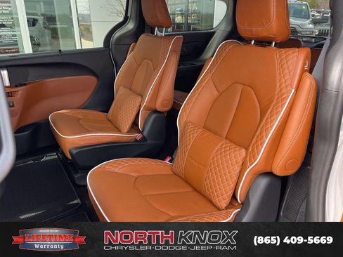 New 2026 Chrysler Pacifica Pinnacle FWD image 16