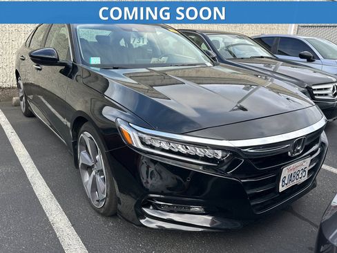 Used 2018 Honda Accord Touring image 1