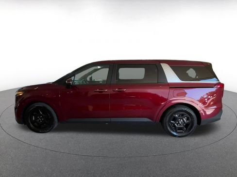 Used 2026 Kia Carnival FWD image 9