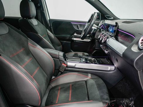 Used 2025 Mercedes-Benz GLB 250 image 15