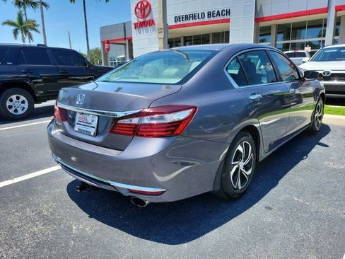 Used 2017 Hyundai Accent SE FWD image 6