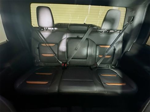 Used 2022 GMC Sierra 2500 AT4 w/ Gooseneck/5TH Wheel Package image 13