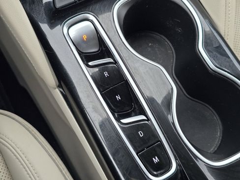 Used 2023 Buick Envision Essence image 30