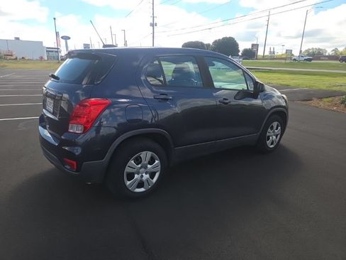 Used 2018 Chevrolet Trax LS FWD image 11