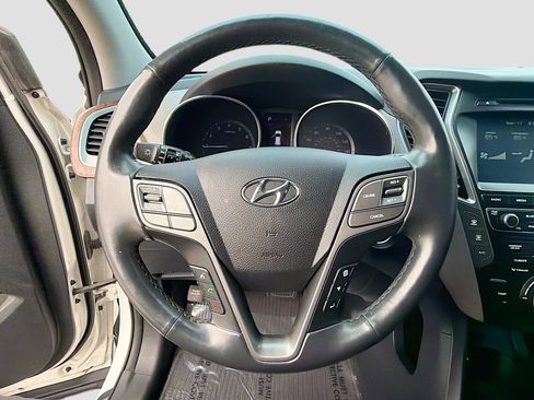 Used 2018 Hyundai Santa Fe Limited image 39