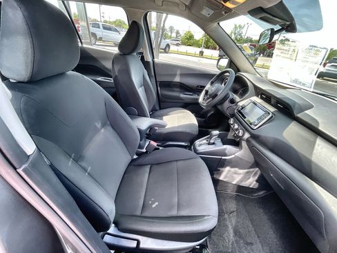 Used 2025 Nissan Kicks Play S FWD image 25