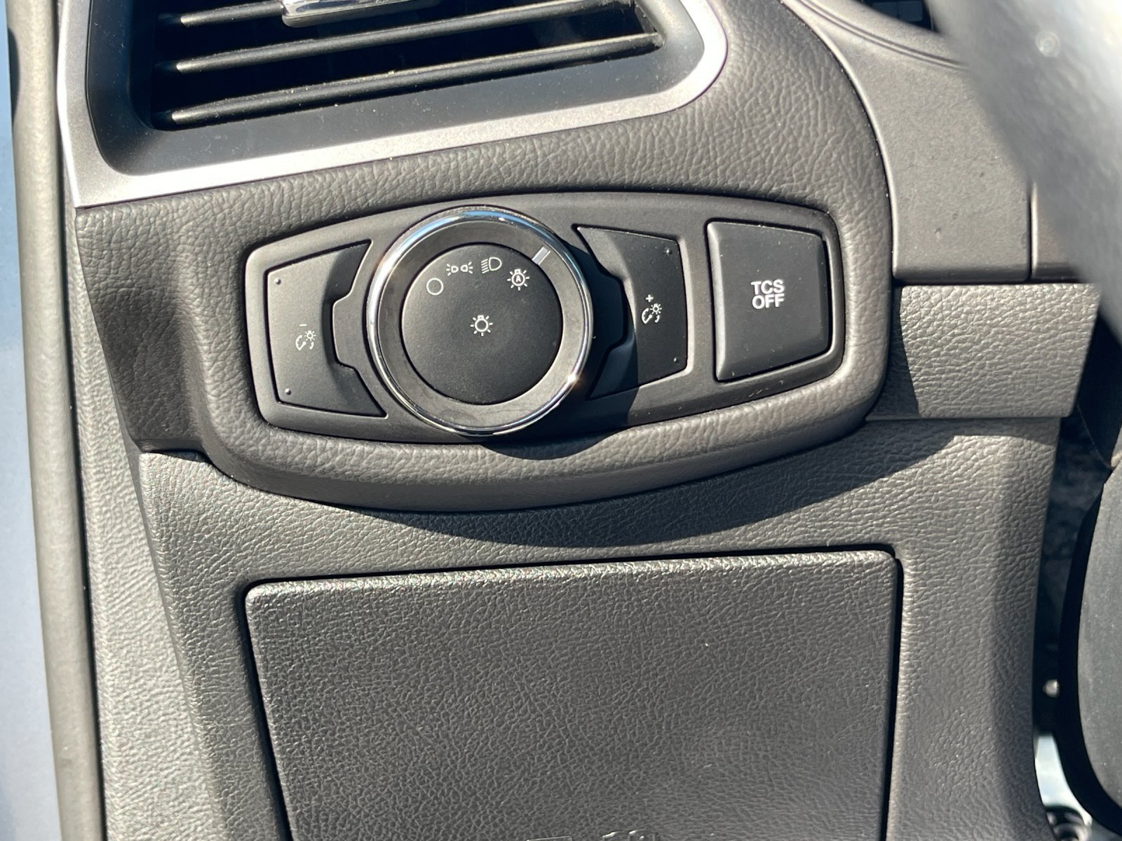 Used 2024 Ford Edge SEL AWD/4WD image 30