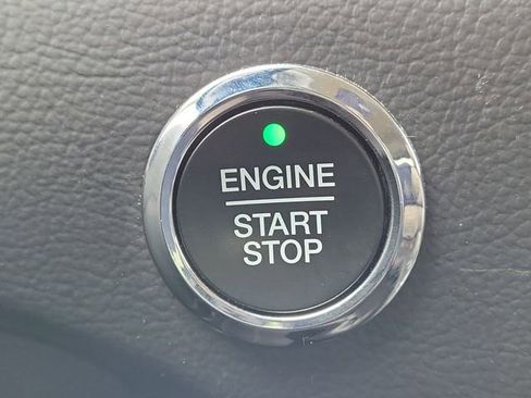 Used 2024 Ford Edge Titanium image 30