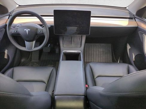 Used 2024 Tesla Model Y Long Range AWD/4WD image 19
