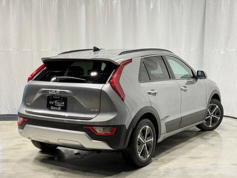 Used 2023 Kia Niro EX w/ EX Cold Weather Package image 6