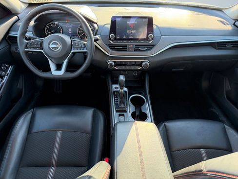 Used 2025 Nissan Altima 2.5 SR image 12