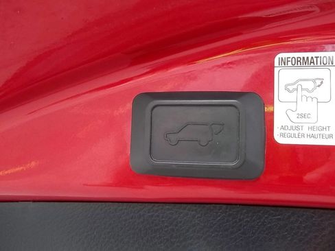 Used 2014 Toyota RAV4 Limited AWD/4WD image 32