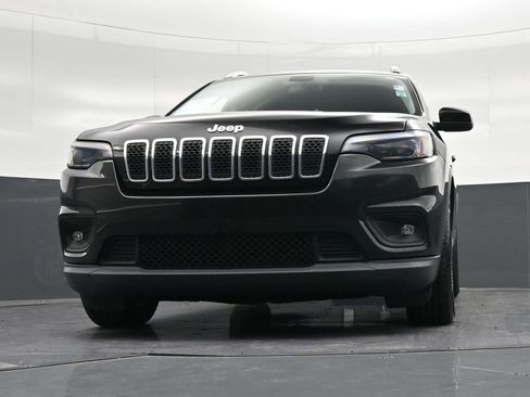 Used 2019 Jeep Cherokee Latitude Plus FWD image 34