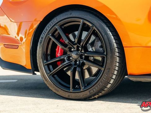 Used 2020 Ford Mustang Shelby GT500 w/ Technology Package RWD image 69