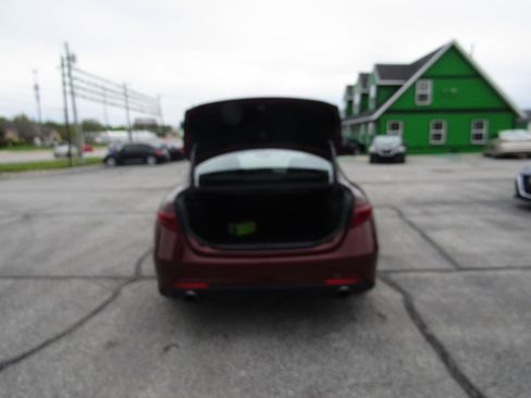 Used 2019 Alfa Romeo Giulia AWD w/ Cold Weather Package image 7