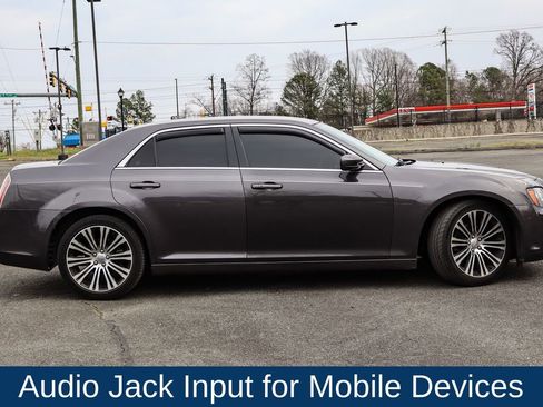 Used 2014 Chrysler 300 S image 9