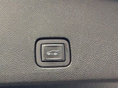 Used 2023 Cadillac XT6 Sport image 18