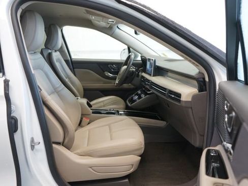 Used 2022 Lincoln Corsair AWD w/ Equipment Group 101A image 34